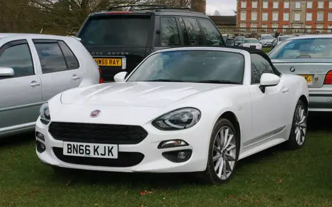 Abarth 124 Spider