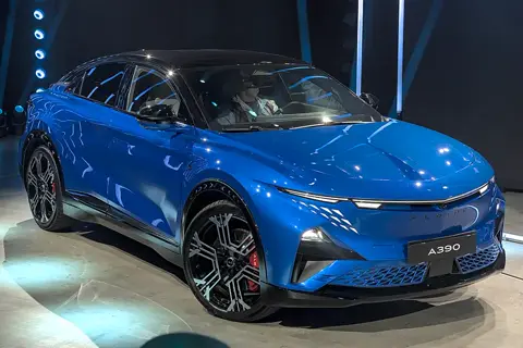 Alpine A390