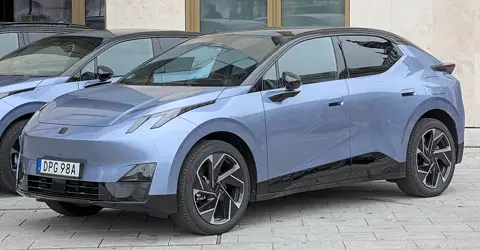 Lynk & Co 02
