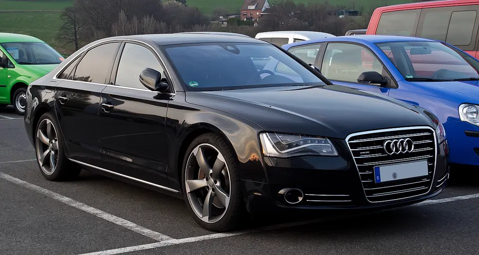 Audi A8 (D4)