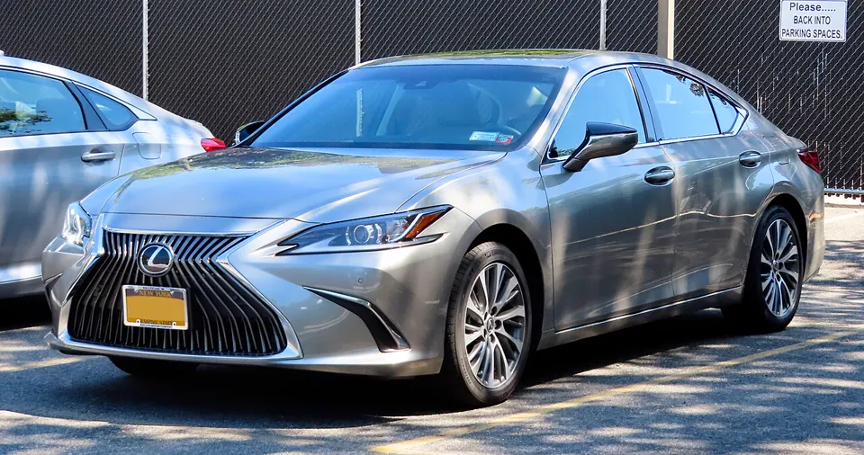 Lexus ES VII