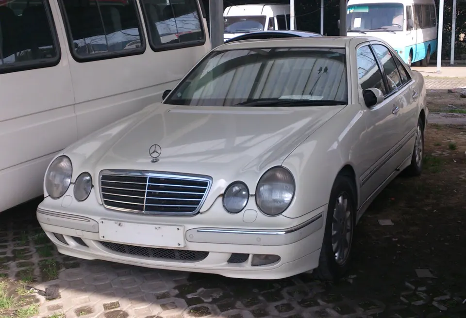 Mercedes-Benz Classe E (W210, S210)