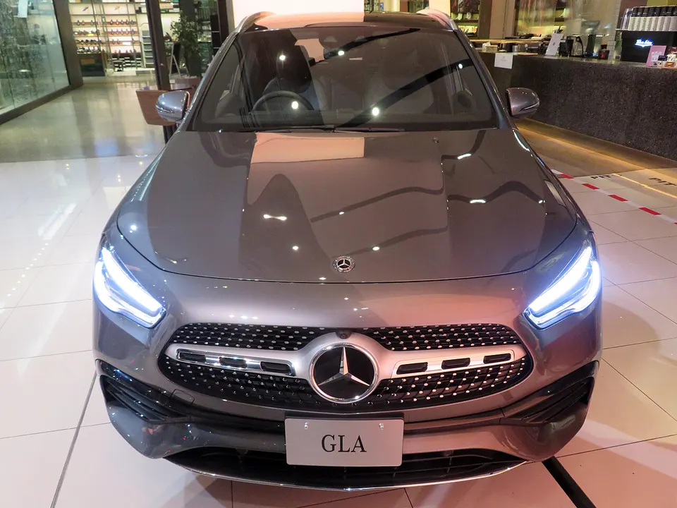 Mercedes-Benz GLA (H247)