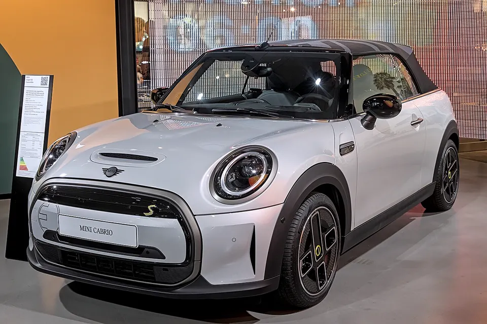 Mini Cabriolet (F57)